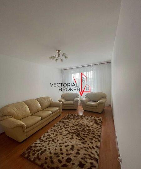 Basarabia Inchiriere Apartament 3 camere, Cernauti,curat,mobilat