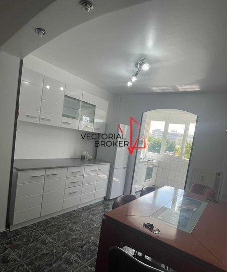 Basarabia Inchiriere Apartament 3 camere, Cernauti,curat,mobilat